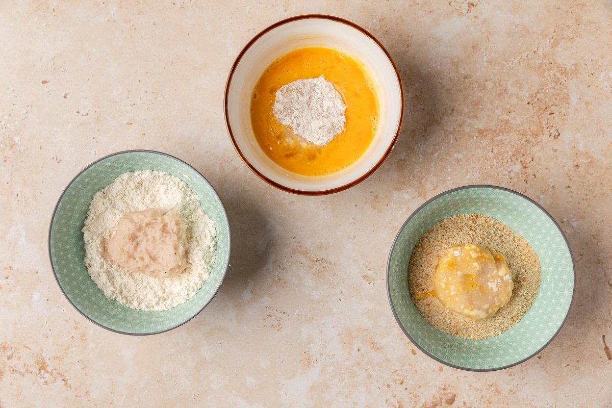 Rebozando los nuggets de pollo en Thermomix