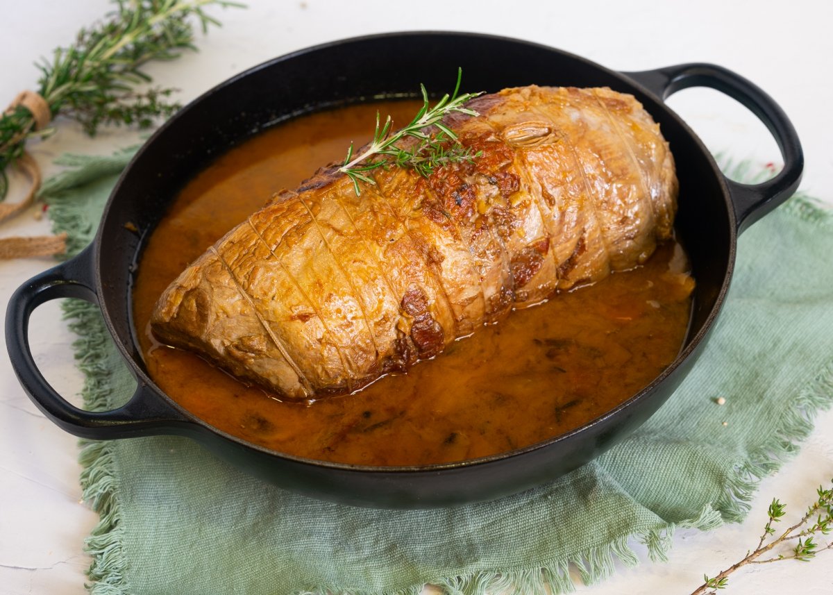 Redondo de ternera en salsa cocinado