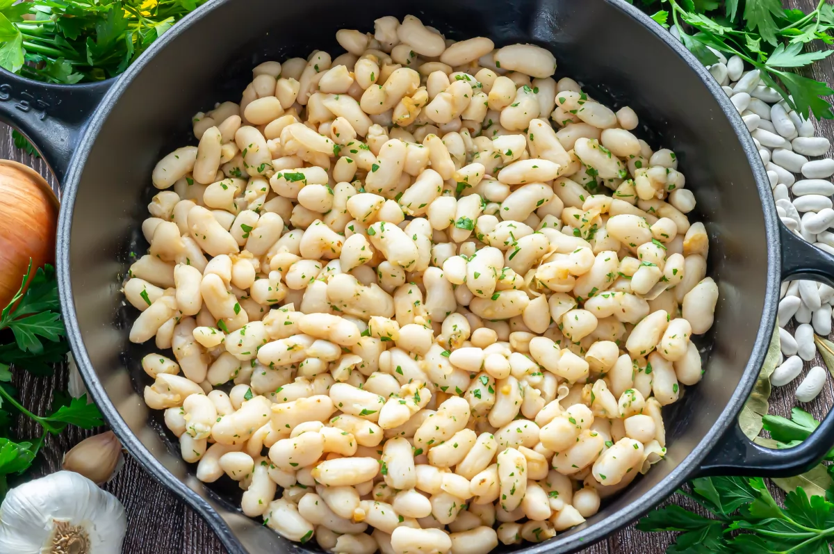 Butifarra con alubias (Botifarra amb mongetes) 7 Rehogar las alubias *