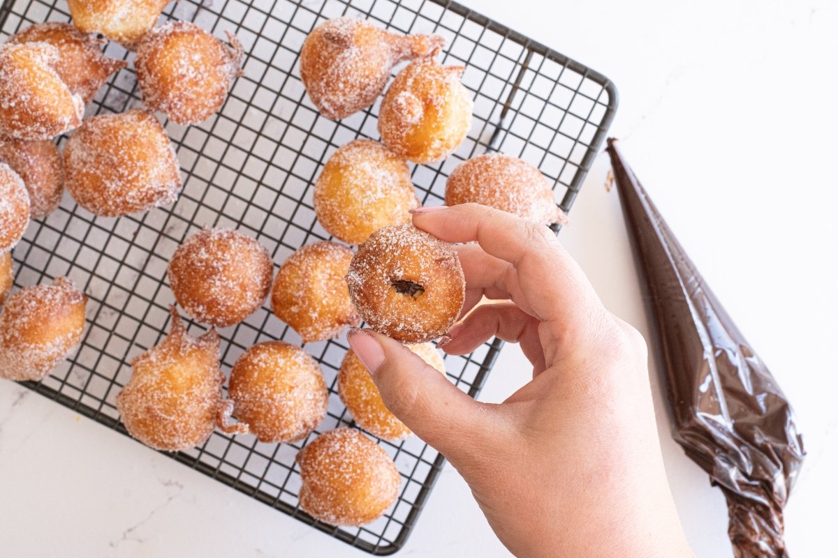 Rellenamos los buñuelos