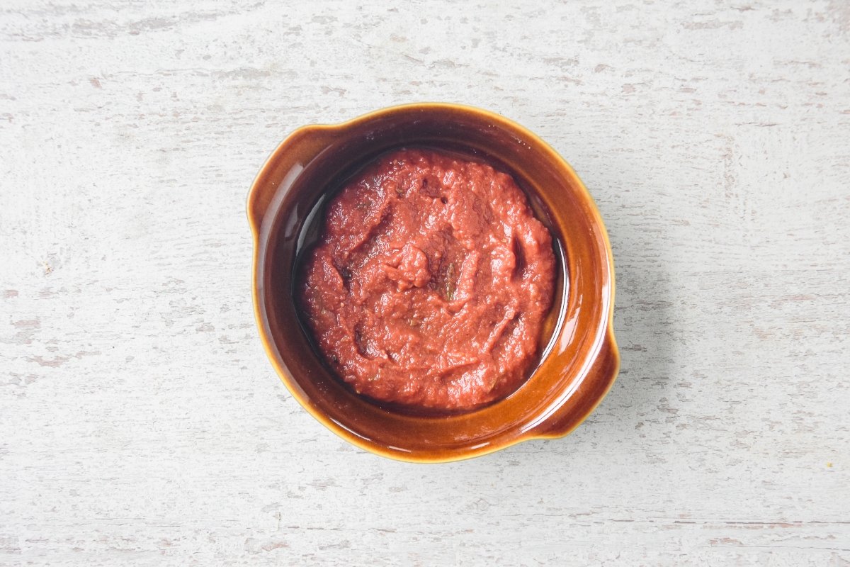 Repartimos la salsa de tomate