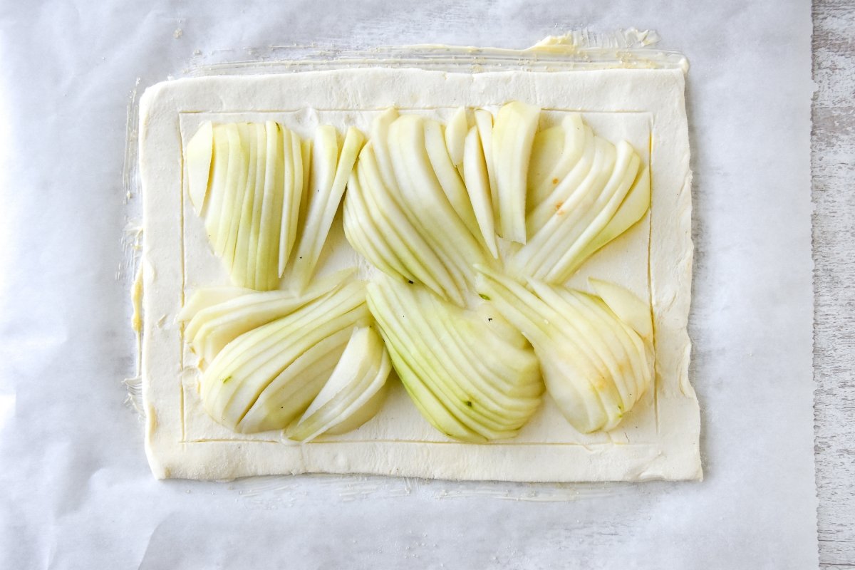 Repartimos las peras cortadas