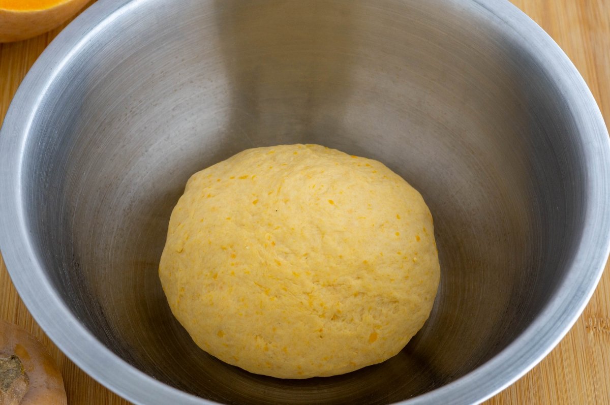 Reposar la masa para las sopaipillas