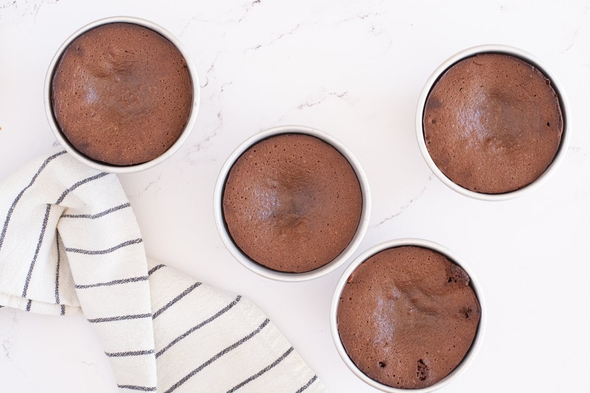 Retiramos del horno el coulant sin gluten