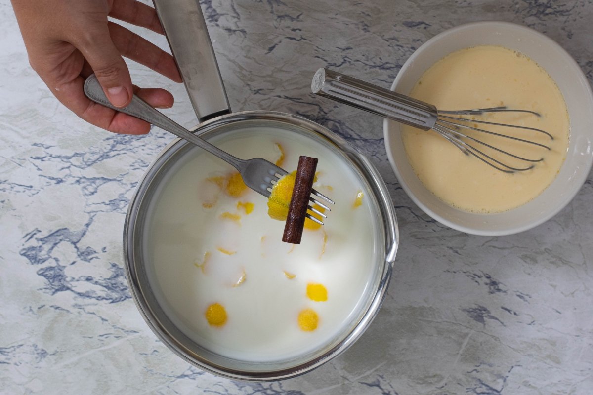 Remove cinnamon and lemon from fried milk