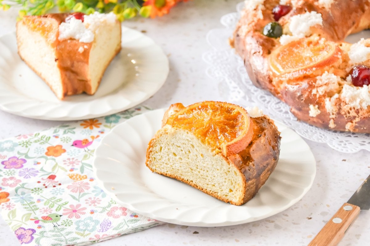 Roscón de Reyes sin gluten listo para comer