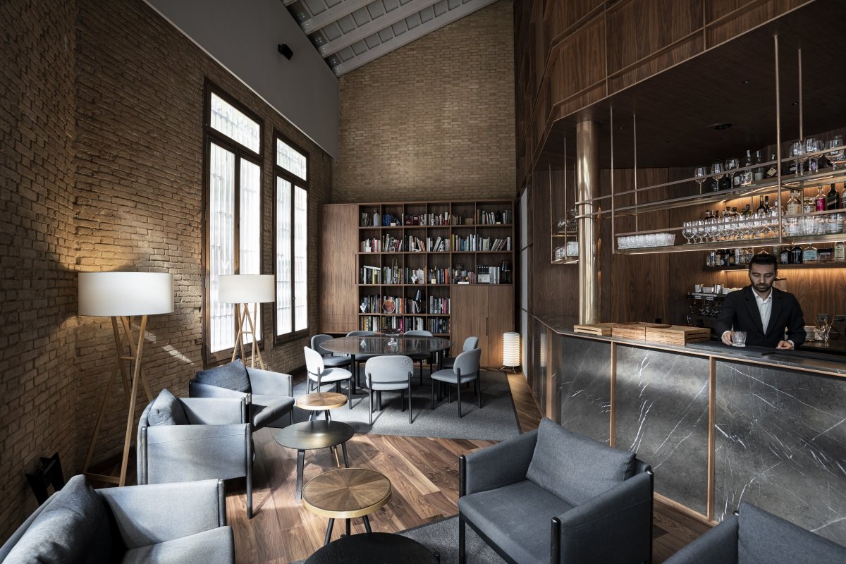 Sala de recepción en el restaurante Ricard Camarena