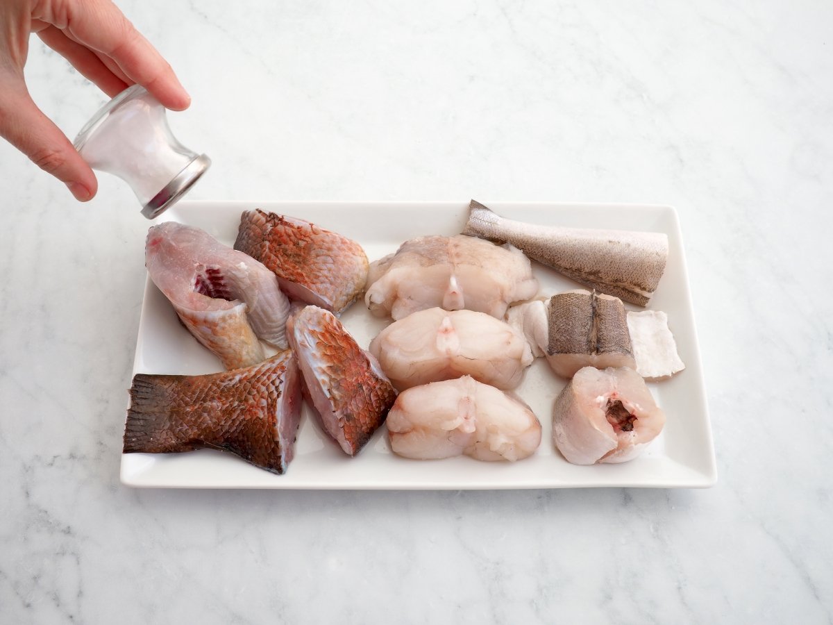 Salar los pescados de la caldeirada