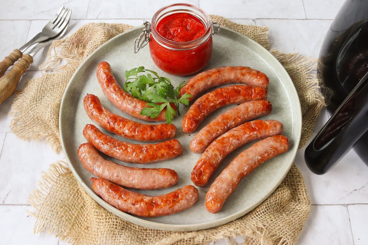 Salchichas cocinadas en freidora de aire