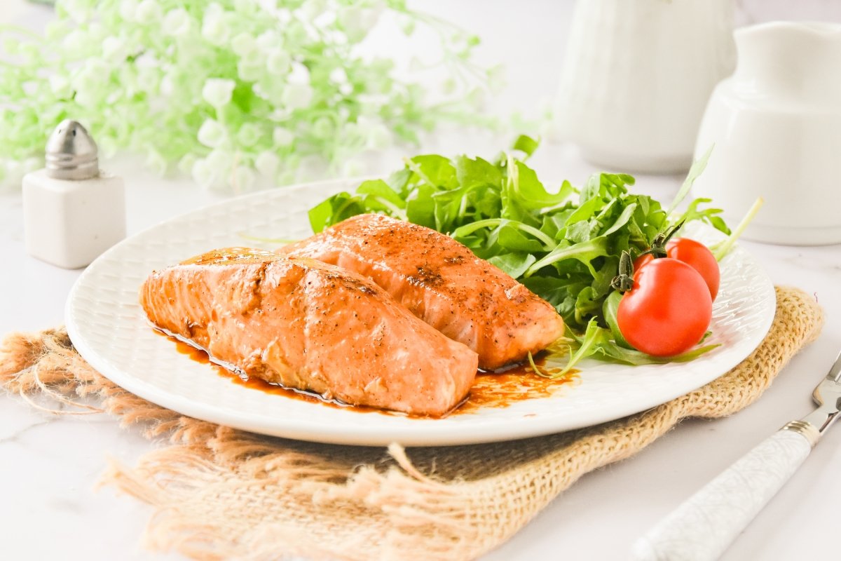 Salmón glaseado con miel listo para comer
