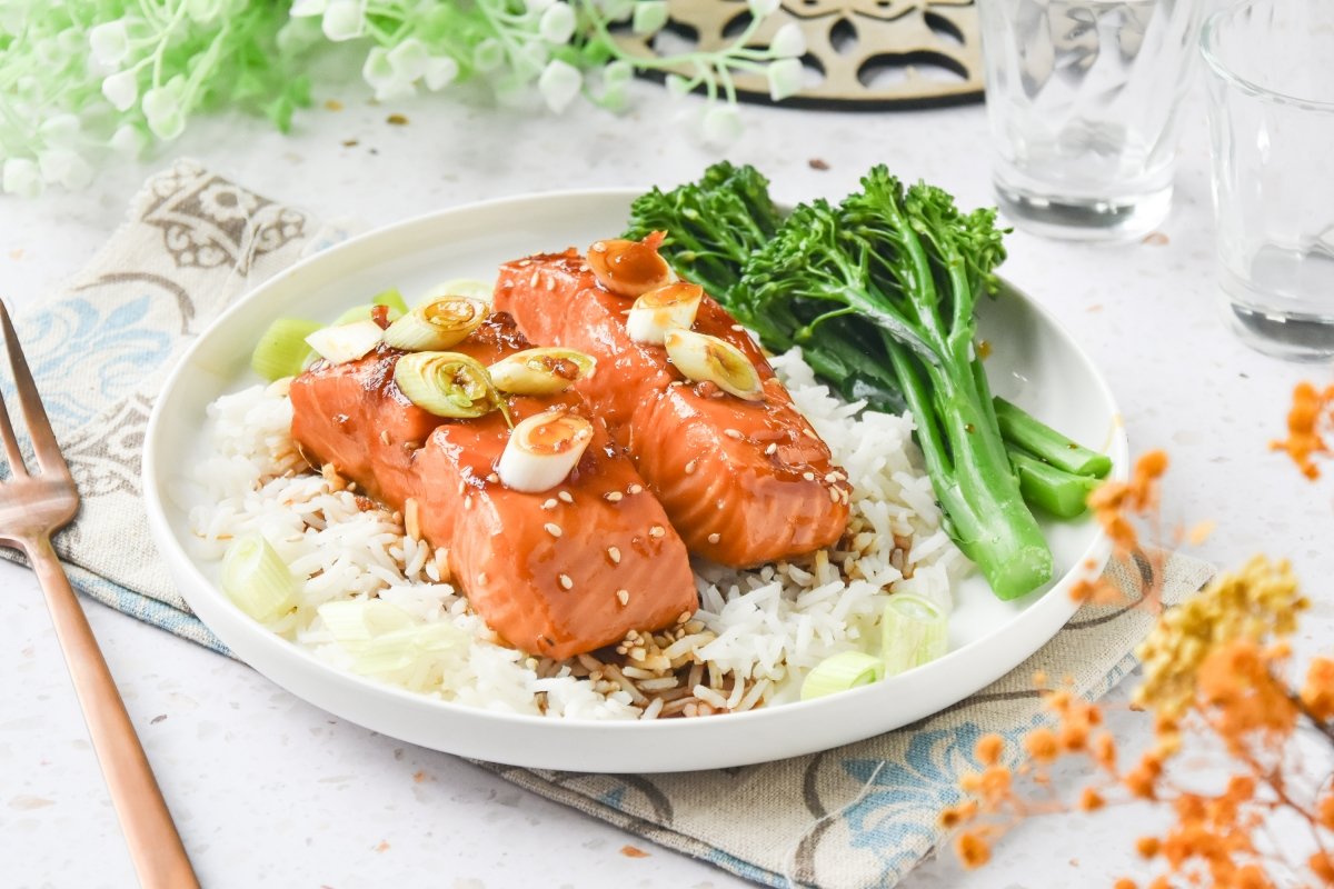 Salmón teriyaki listo para comer
