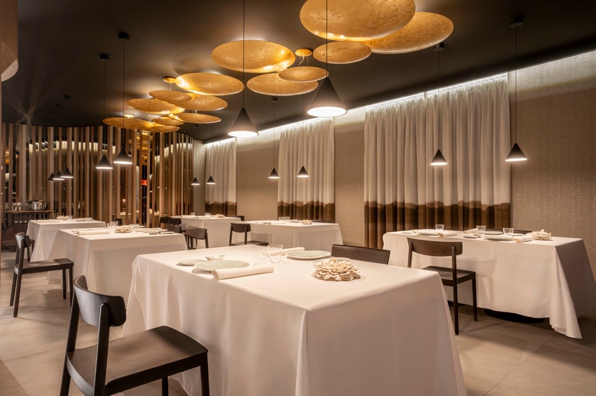 Salón comedor del nuevo restaurante Skina en Marbella