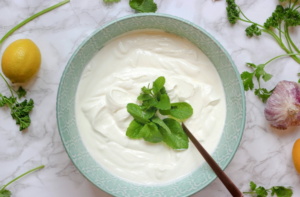 Salsa casera a base de yogur griego