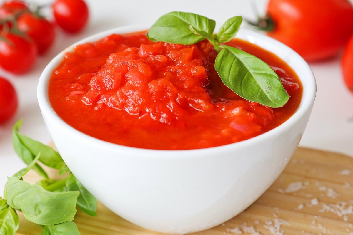 Salsa de tomate con albahaca