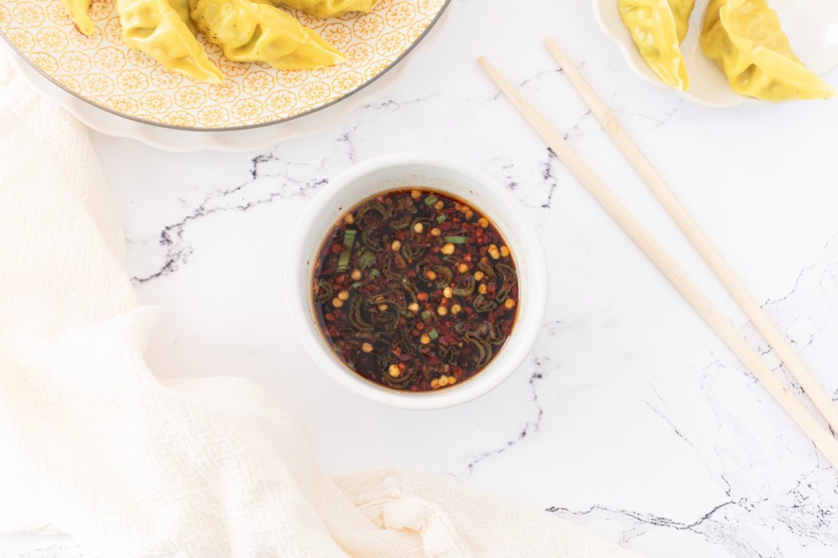 Salsa para gyozas lista para servir