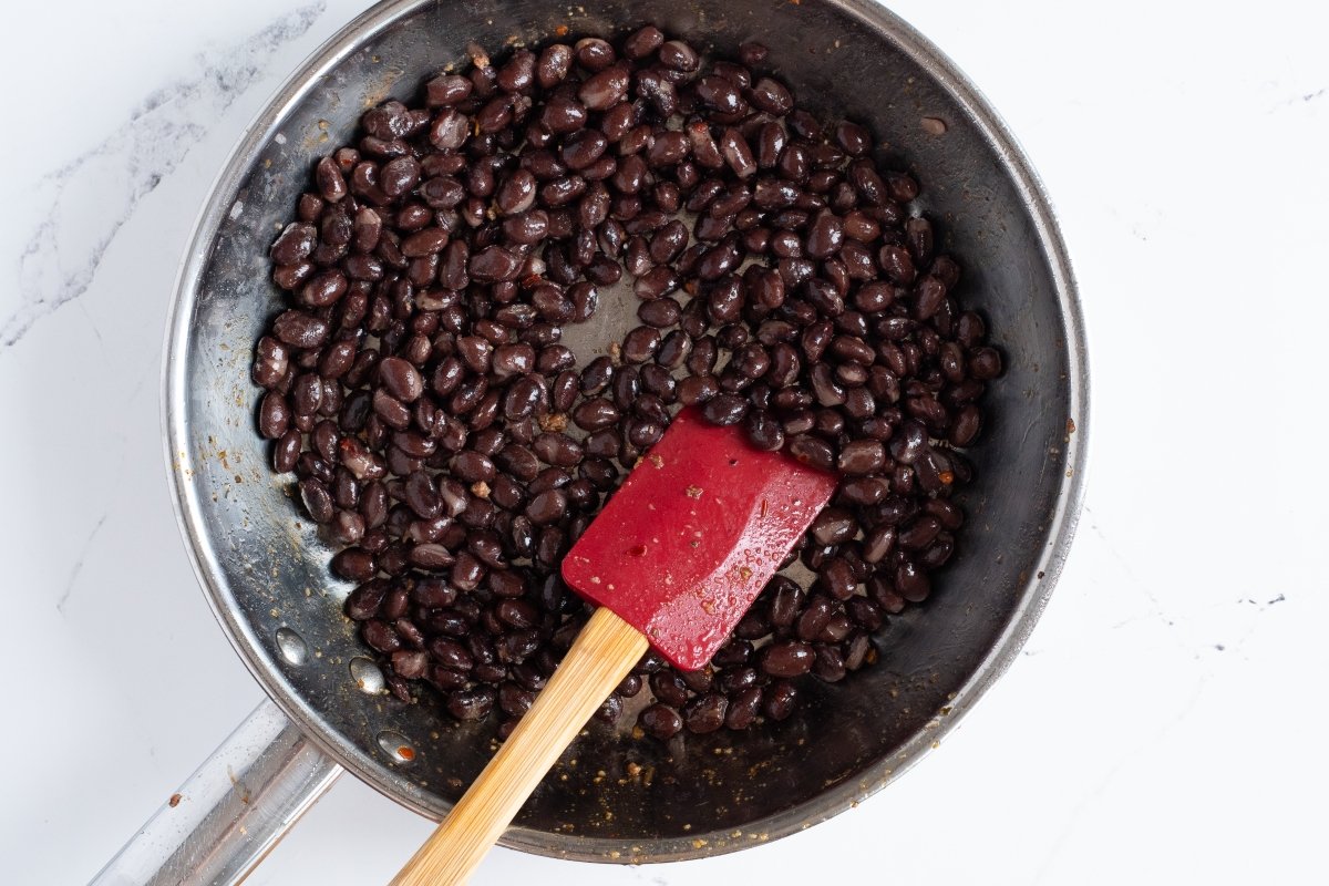 Salteamos los frijoles de la taco salad