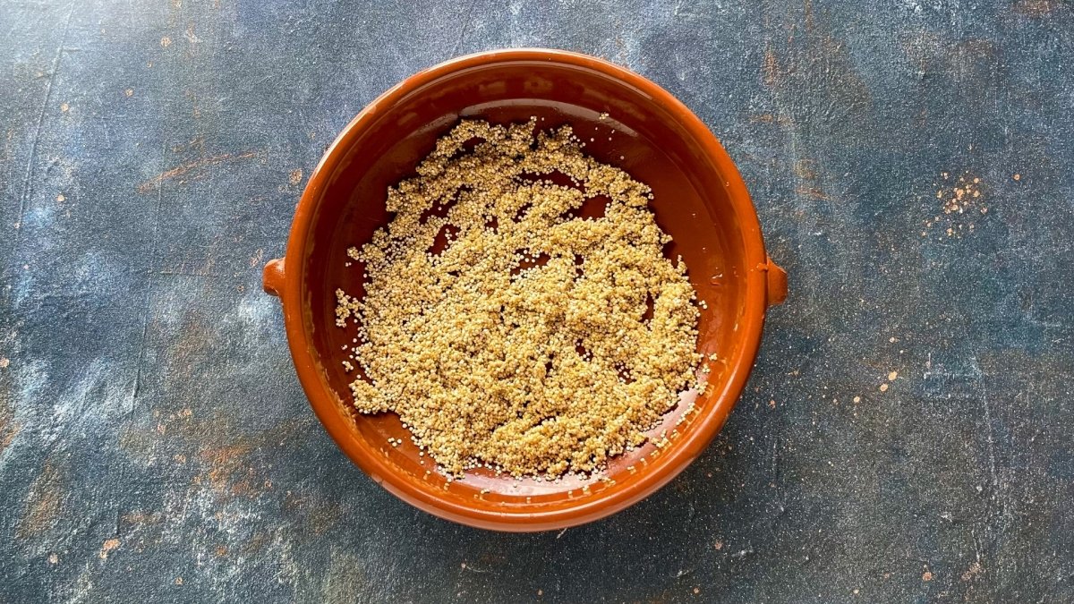 Saltear en una cazuela la quinoa