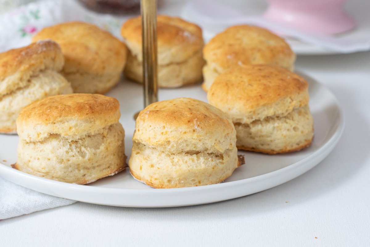 English scones on the plate