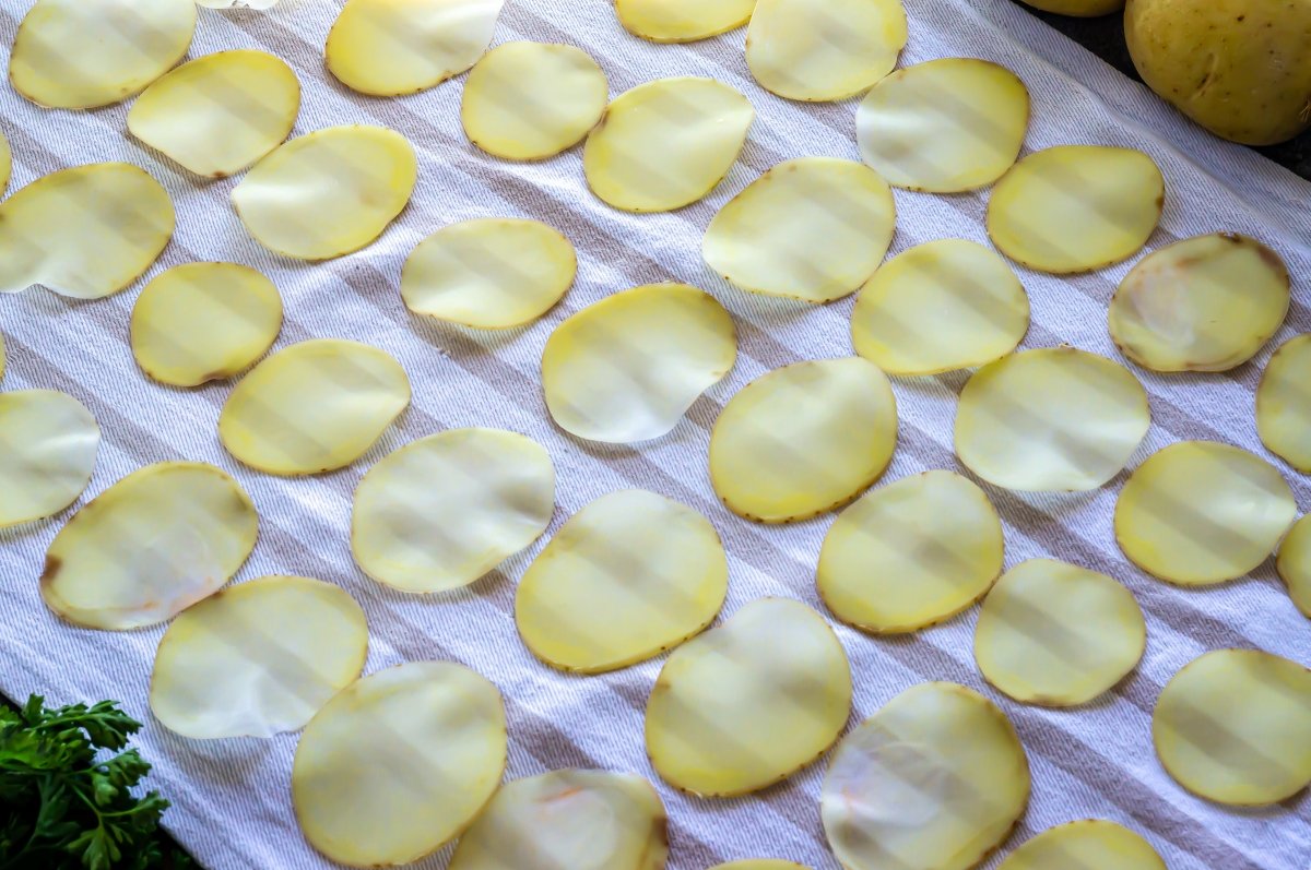 Secar las rodajas de patata