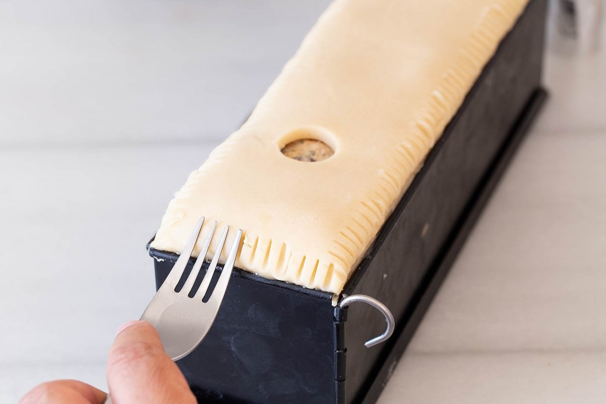 Sellamos los bordes del paté