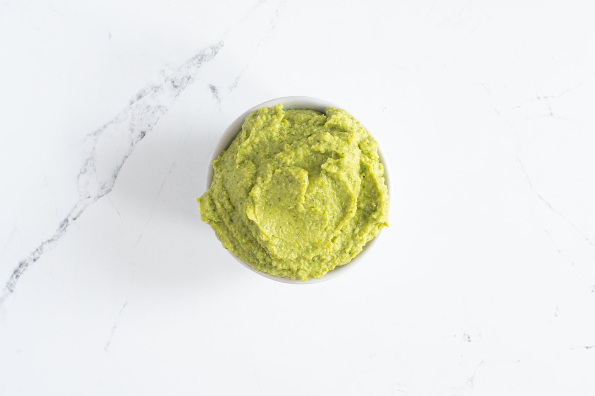 Servimos el guacamole de guisantes