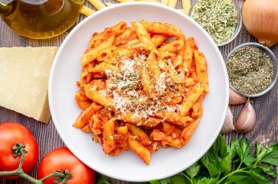 Macarrones con tomate