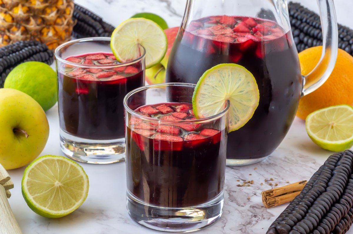 Servir la chicha morada