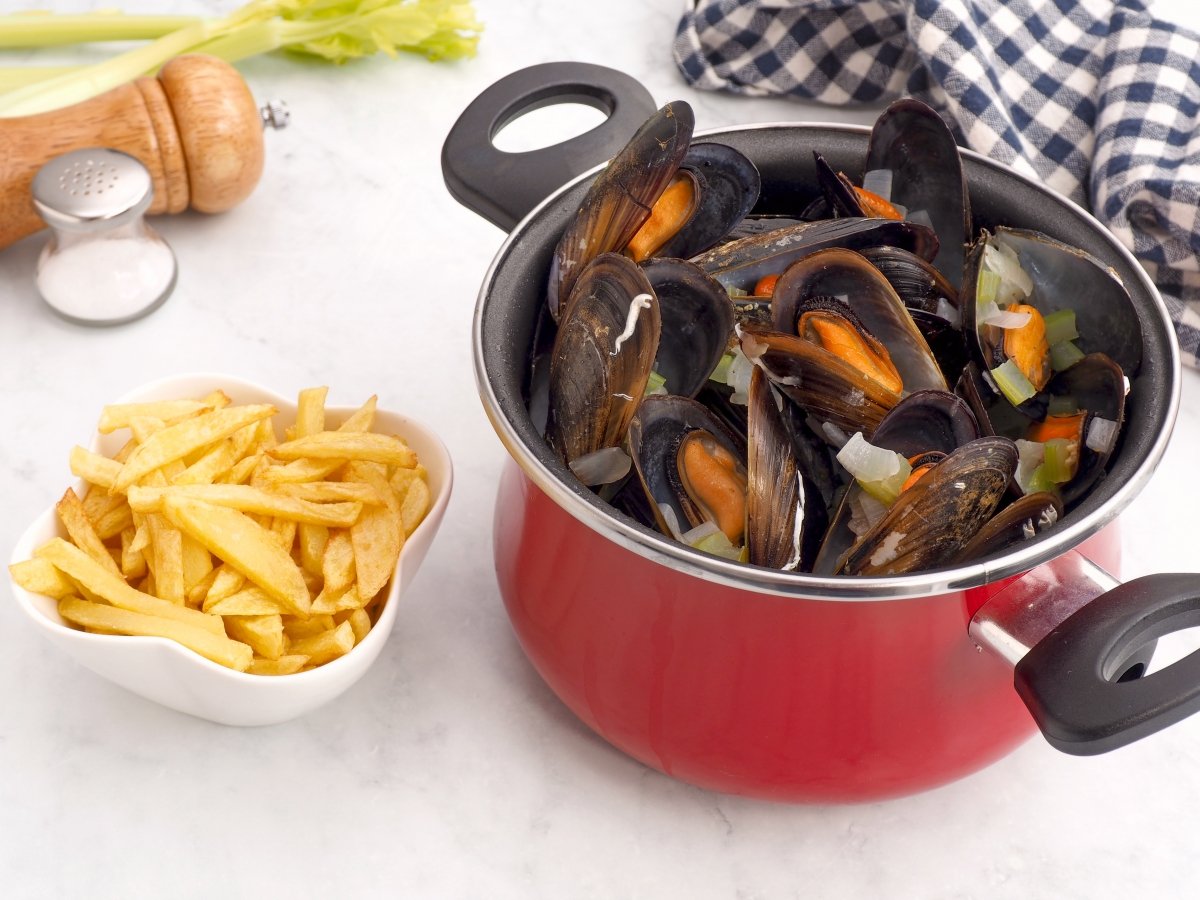 Servir los moules frites