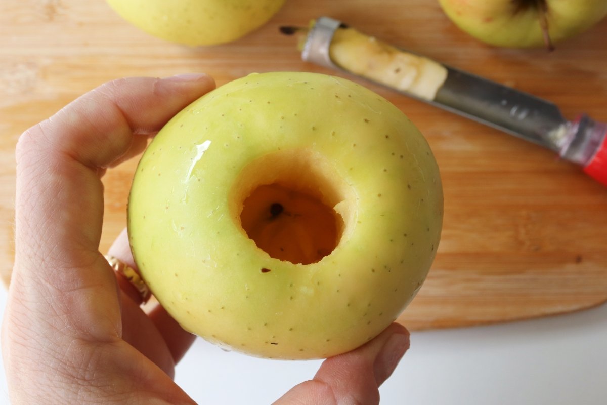 Sin llegar a la base manzanas asadas al microondas