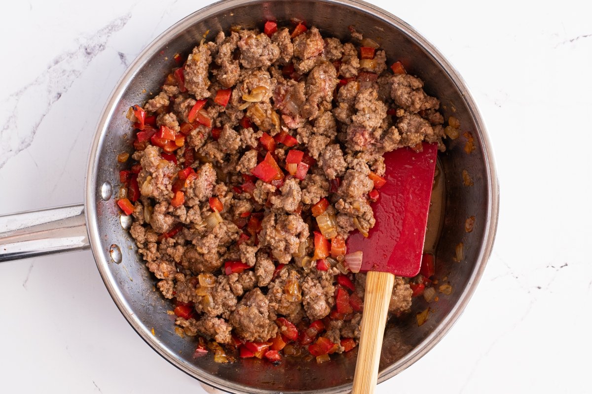 Sofreímos la carne de las gorditas mexicanas