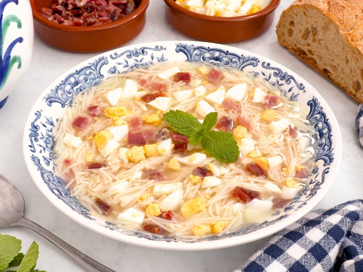 Sopa de picadillo lista para servir