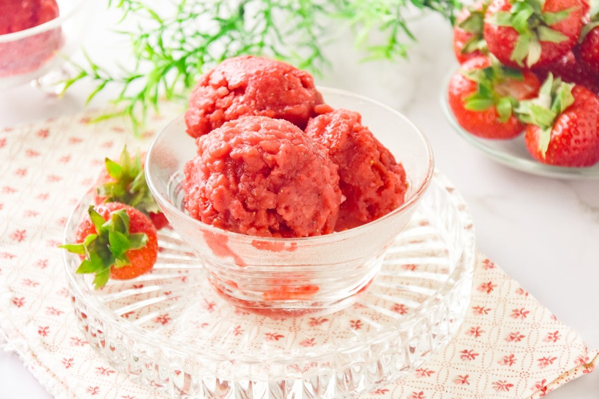 Sorbete de fresa listo para tomar