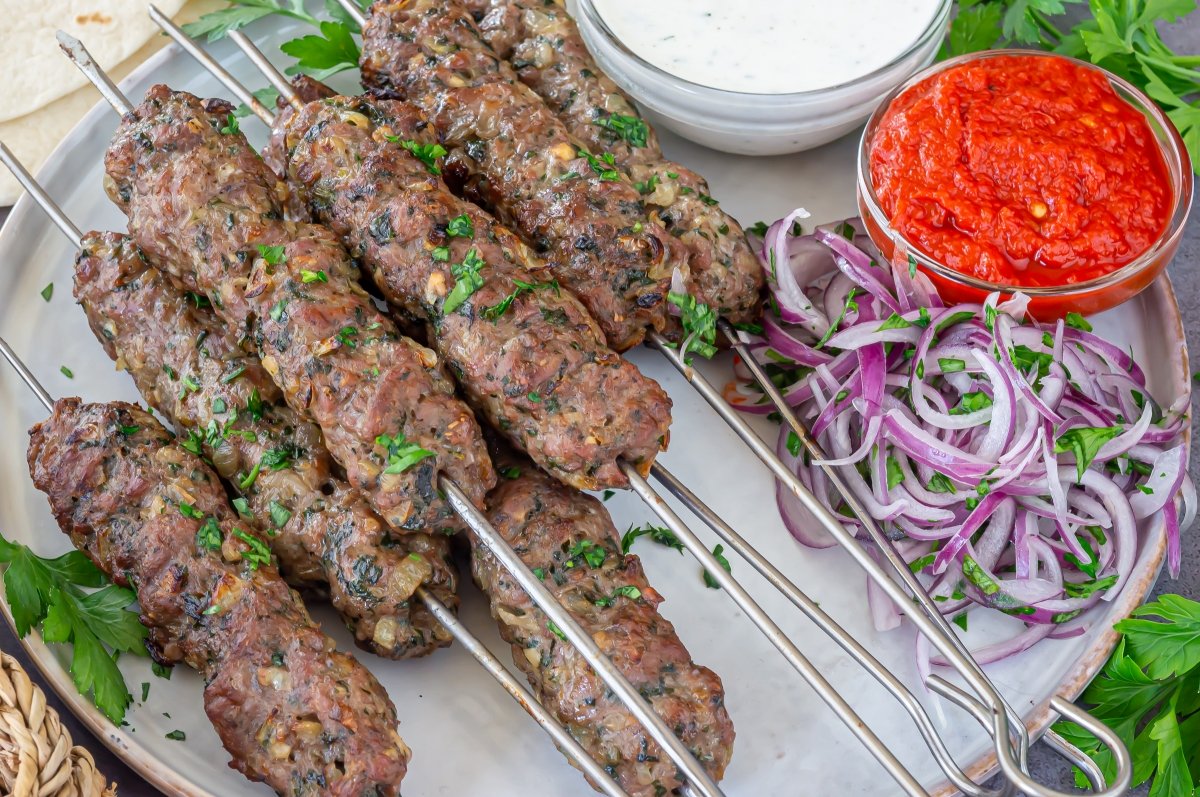 Sugerencia de presentación del kebab de cordero