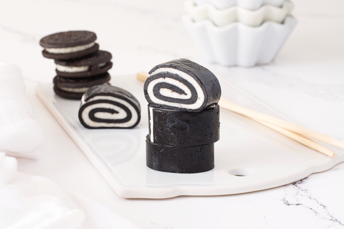 Sushi de Oreo en el plato