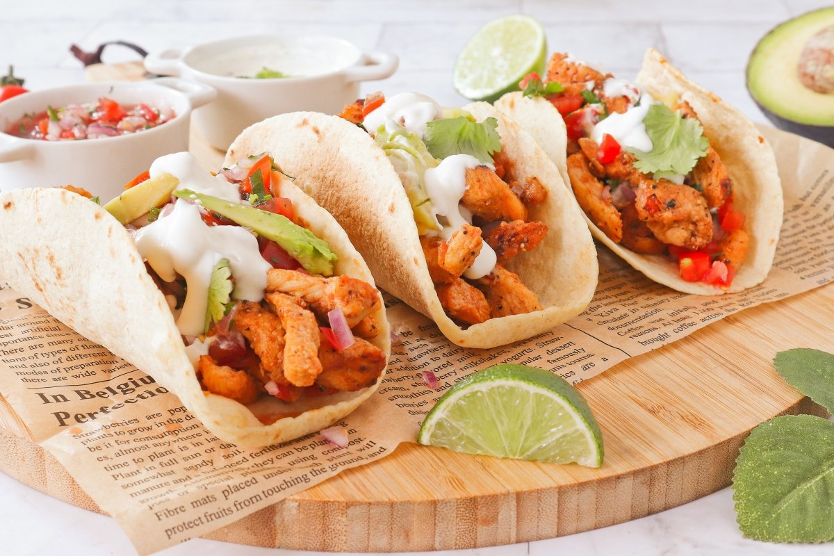 Tacos de pollo con pico de gallo