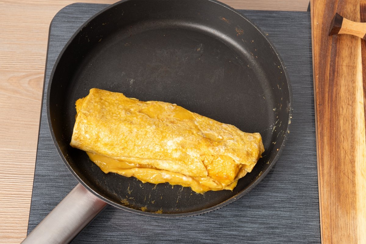 Tamagoyaki finalizando la cocción