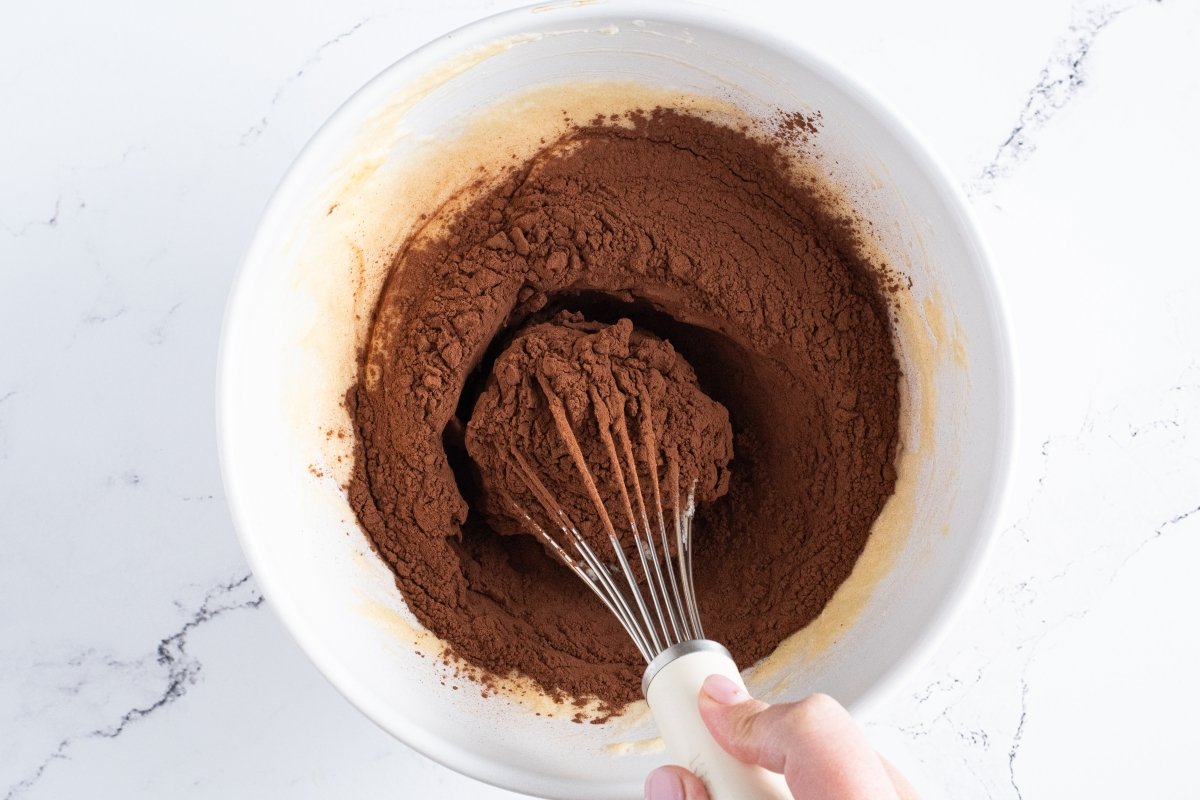 Tamizamos el cacao de la kladdkaka