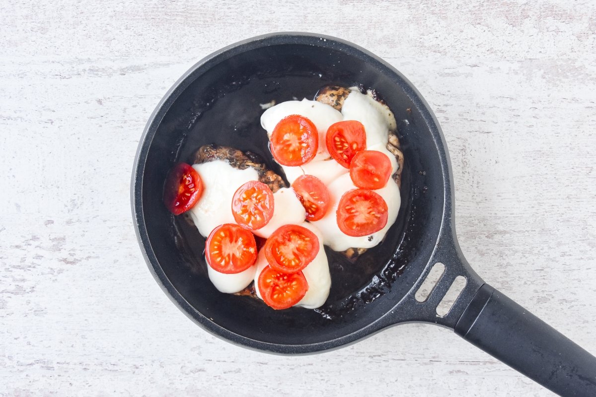 Tapamos y dejamos derretir el queso