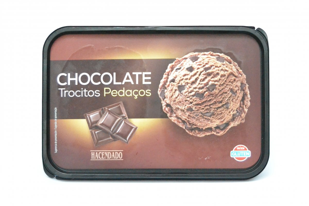 Tarrina de helado de chocolate con pepitas de Mercadona