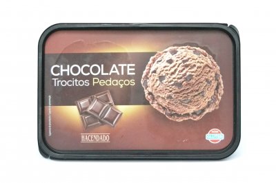 Helado de chocolate de Mercadona con trocitos: calorías, precio y opinión