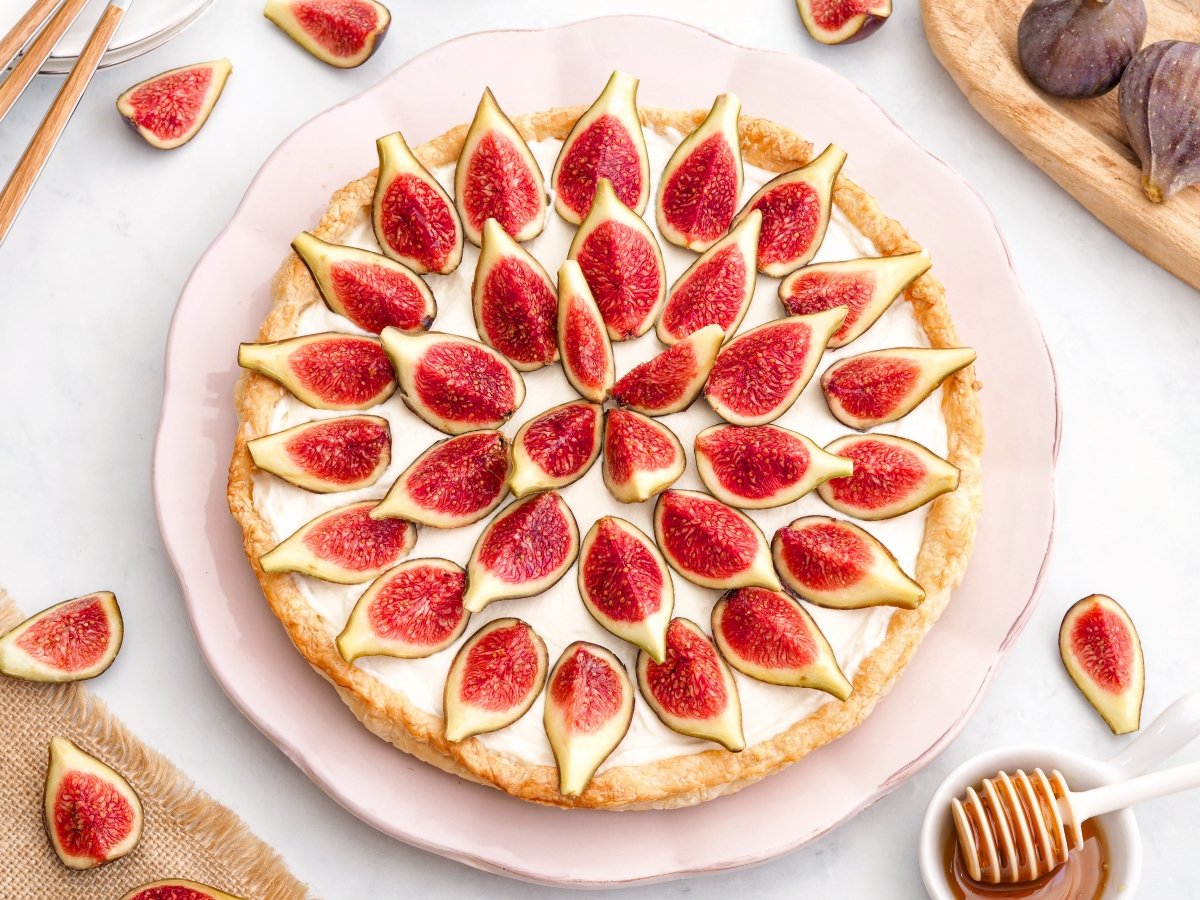Tarta de higos lista para servir