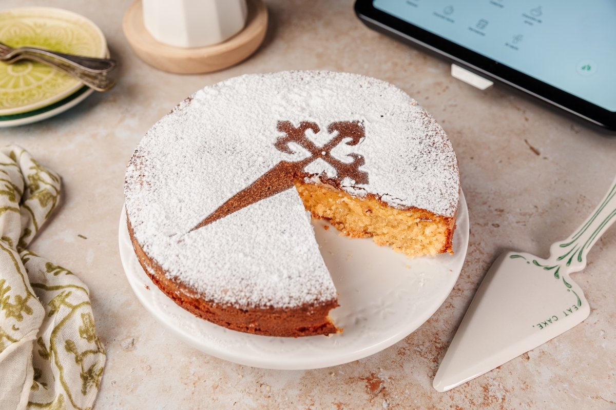 Tarta de Santiago en Thermomix abierta