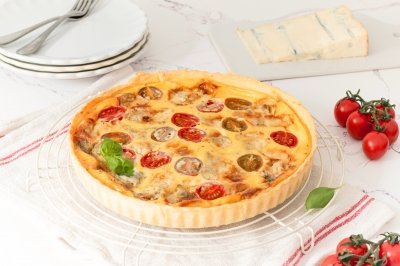 Tarta salada con Gorgonzola DOP y tomates cherry