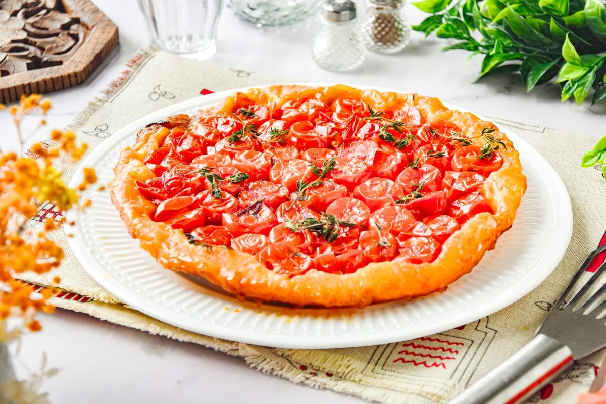Tarta Tatin de tomates cherry casera