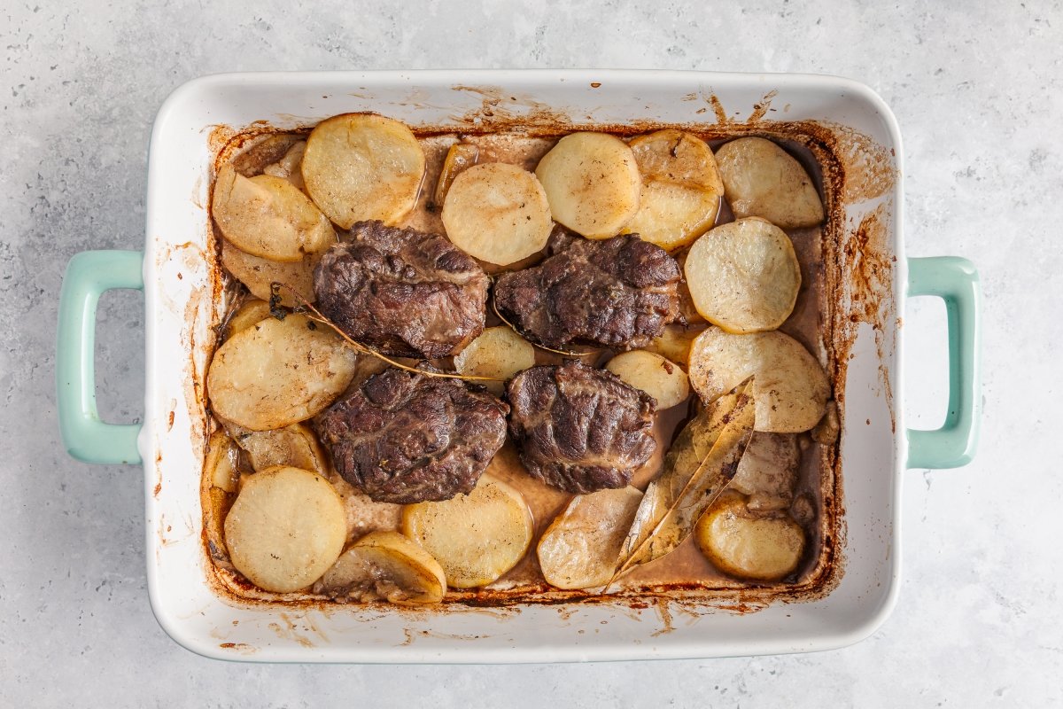 Terminando las carrilleras de cerdo al horno