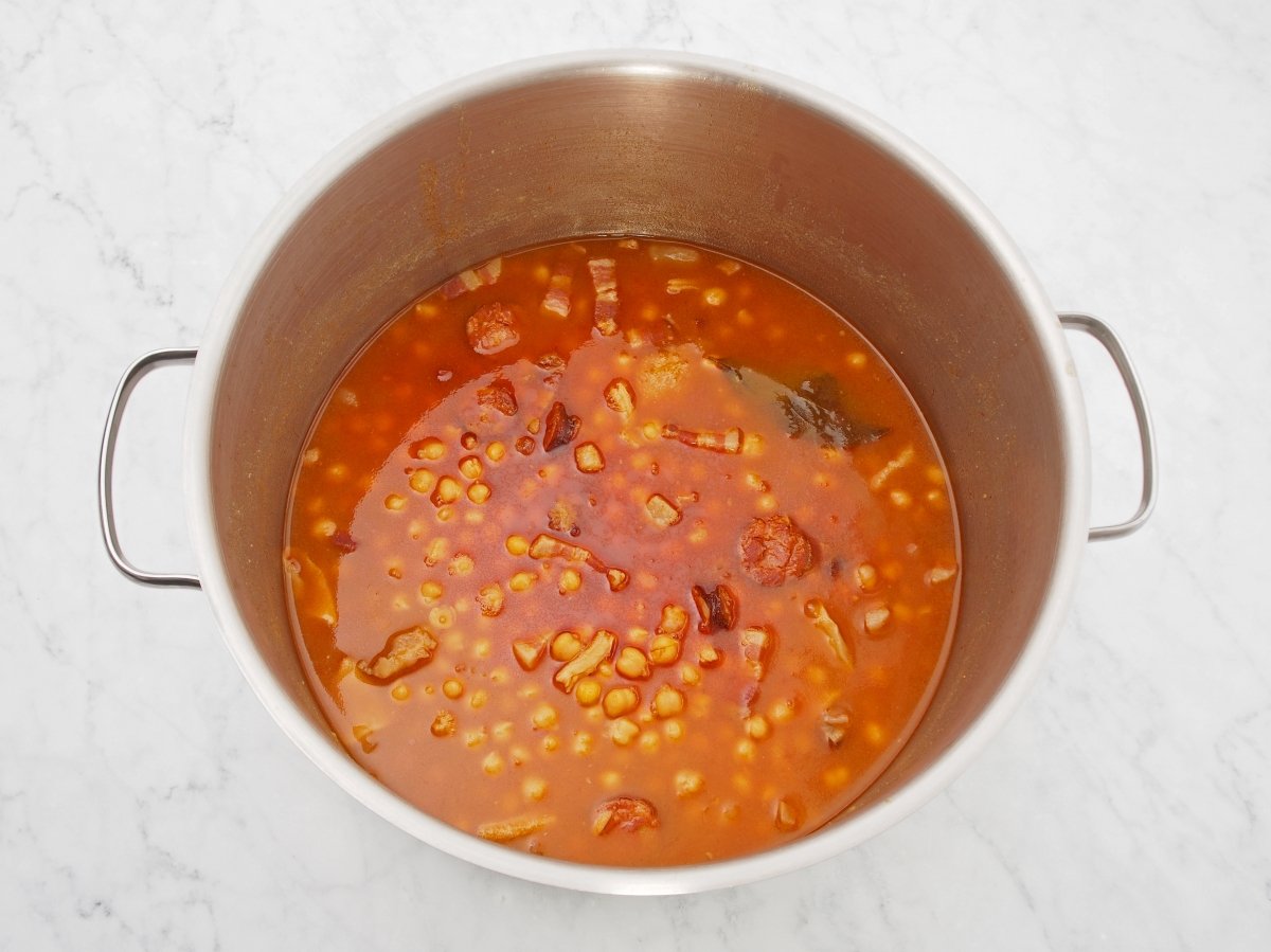 Terminar de cocinar los callos a la gallega