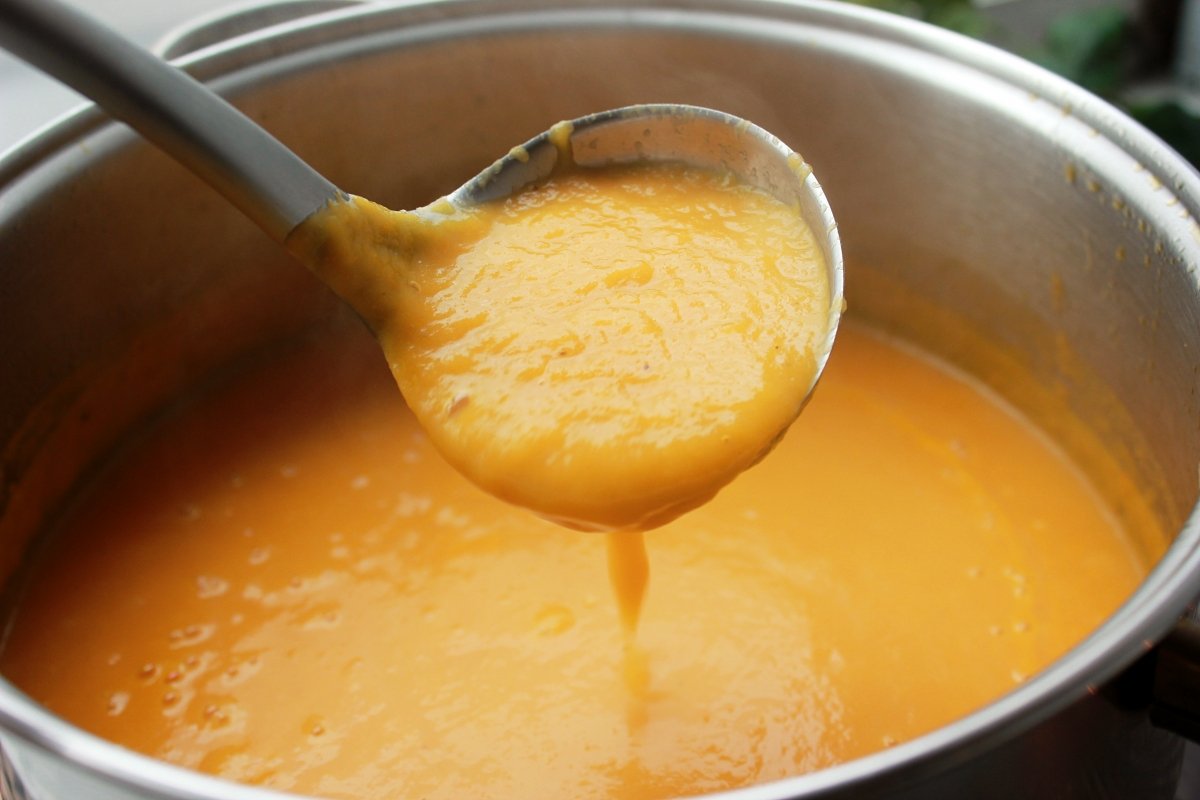 Textura de la crema de puerro y zanahorias