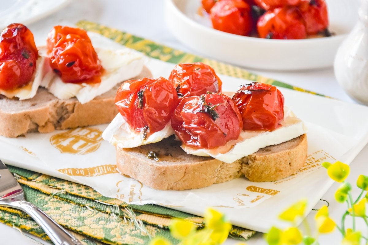 Tomates cherry en freidora de aire listos para comer