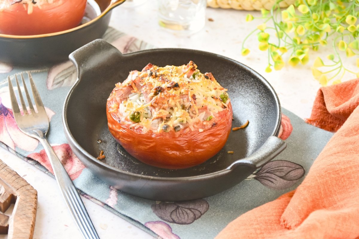 Tomates rellenos de arroz caseros