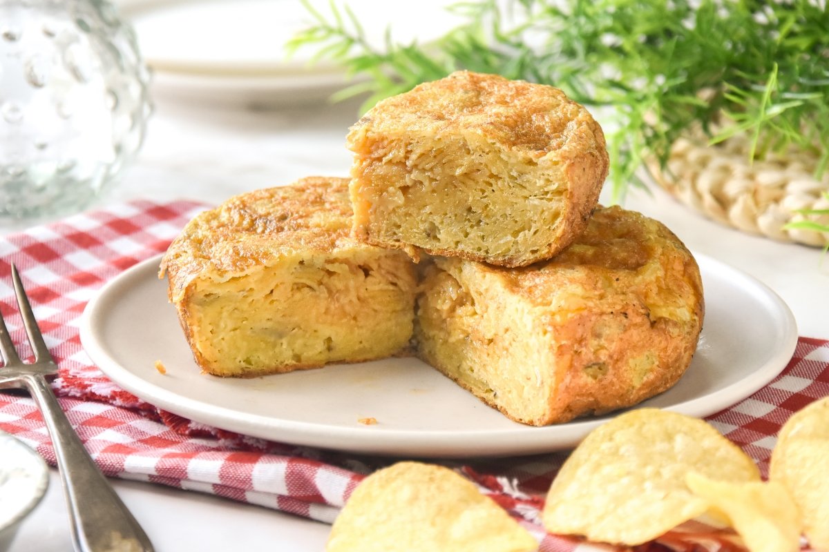 Tortilla con patatas de bolsa lista para comer